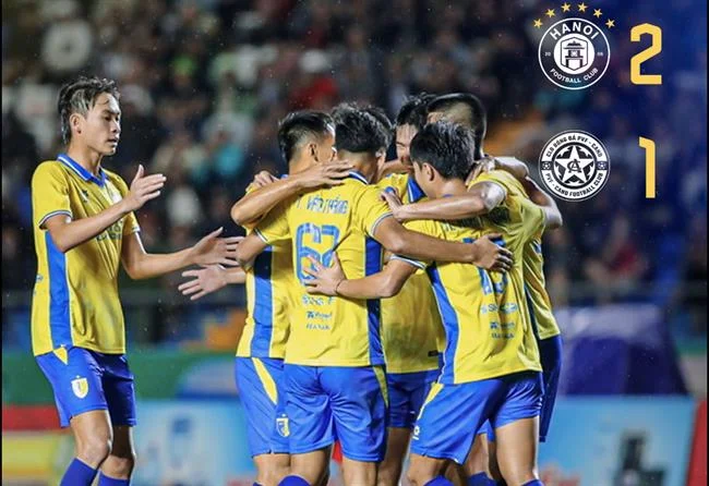 Hình ảnh các game thủ eSports đang thi đấu, đại diện cho phân tích các trận đấu eSports